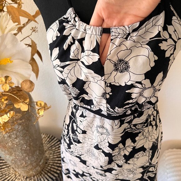 Y2K Black & White Floral Babydoll Dreess with Halter Neckline & Defined Waist M - Picture 2 of 8